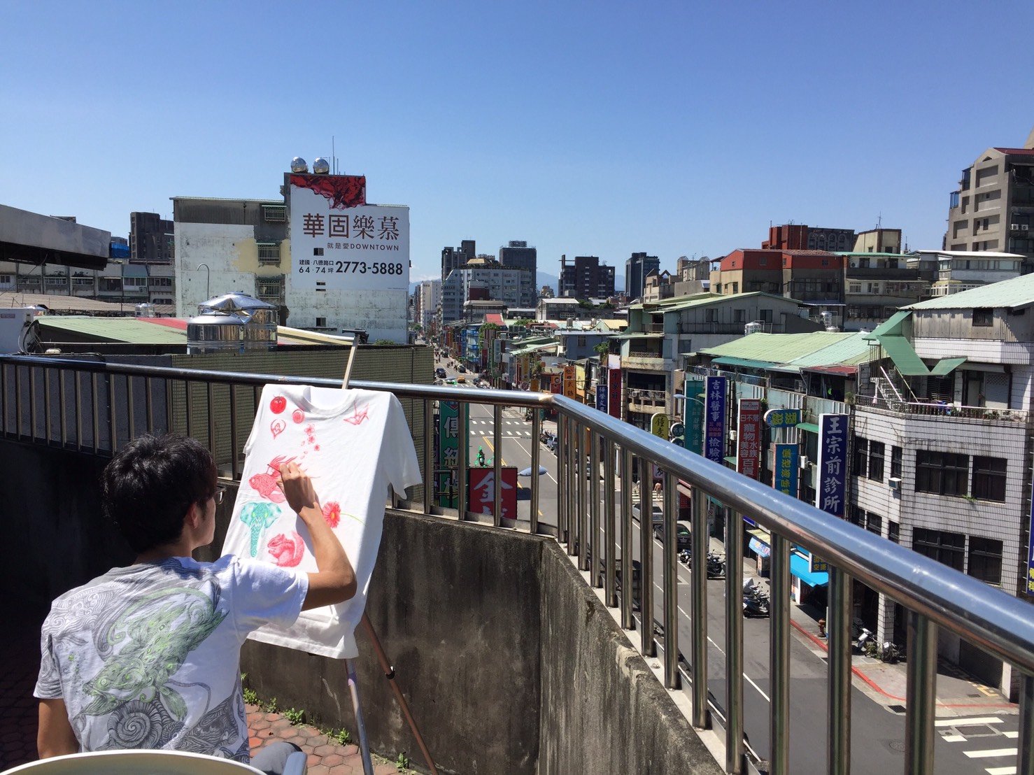 台湾 台北 中山 日本人 留学 台湾留学 安い宿 安宿 ルームシェア シェアルーム 安い部屋 長期滞在 ワーホリ ゲストハウスmimi 日台交流　交流　日本交流　台湾交流　バスキング バスカー 音楽 イラスト アーティスト 路上販売 路上演奏