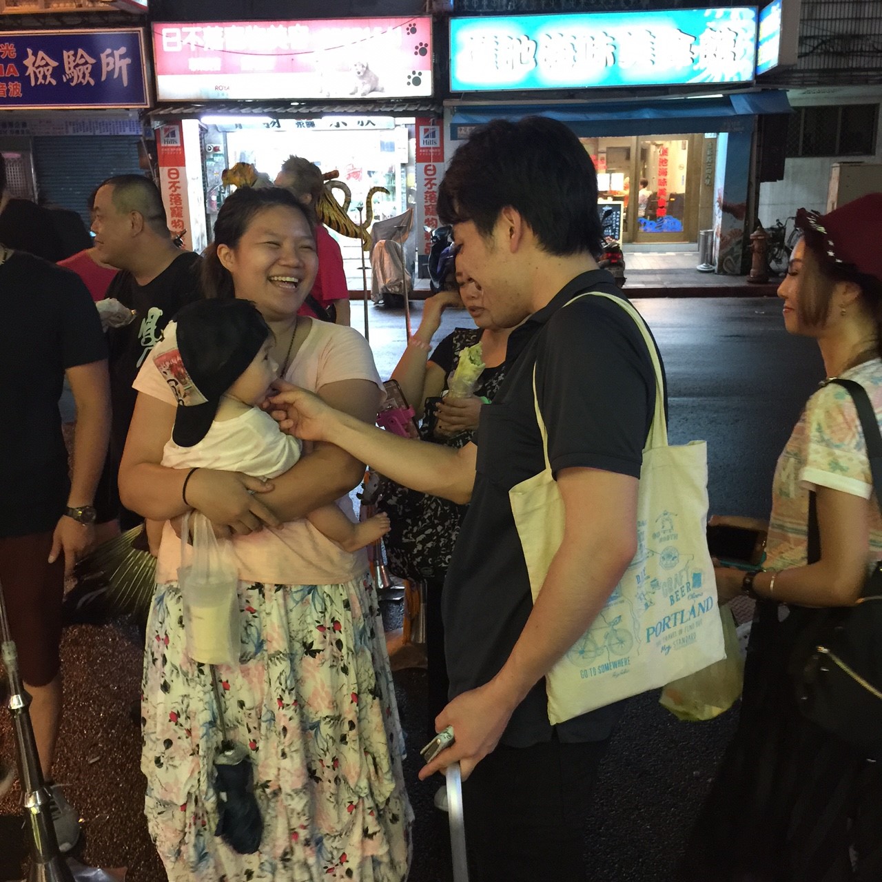 台湾 台北 中山 日本人 留学 台湾留学 安い宿 安宿 ルームシェア シェアルーム 安い部屋 長期滞在 ワーホリ ゲストハウスmimi 日台交流　交流　日本交流　台湾交流　バスキング バスカー 音楽 イラスト アーティスト 路上販売 路上演奏